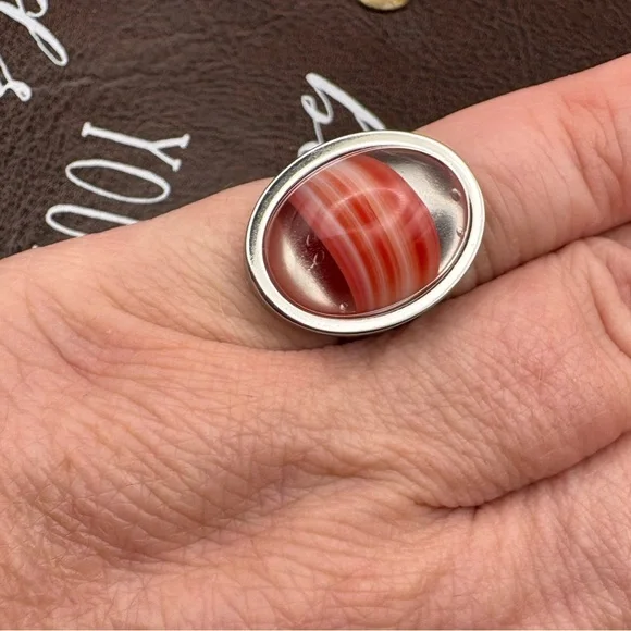 West German Glass Ring Red Stripe Cabochon Statement Adjustable Vintage 70s - Picture 8 of 8